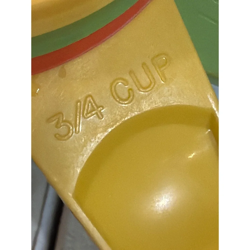 Vintage Tupperware Measuring Cups Set 5 Harvest Colors Green Yellow Orange USA